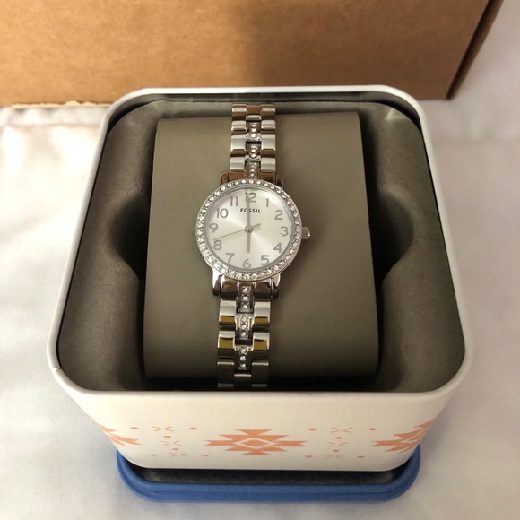 Brand new fossil watch !! main image 4